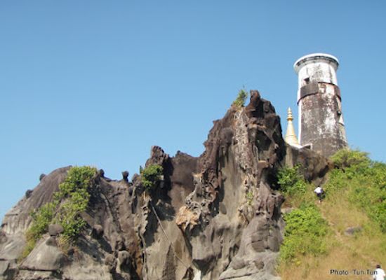 myanmar-burma/mrauk-u/attraction/lay-shan-taung-lighthouse