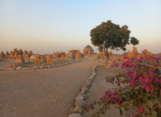 pakistan/upper-sindh/attraction/chaukhandi-tombs