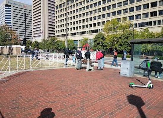 maryland/baltimore-metropolitan-area/attraction/mckeldin-plaza