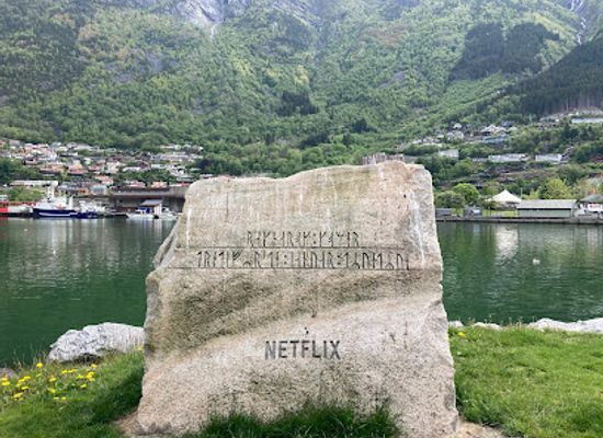 norway/trolltunga/attraction/netflix-steinen