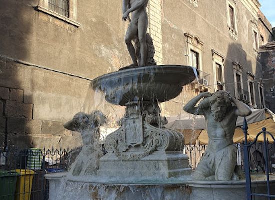 italy/sicily/attraction/fontana-dell-amenano