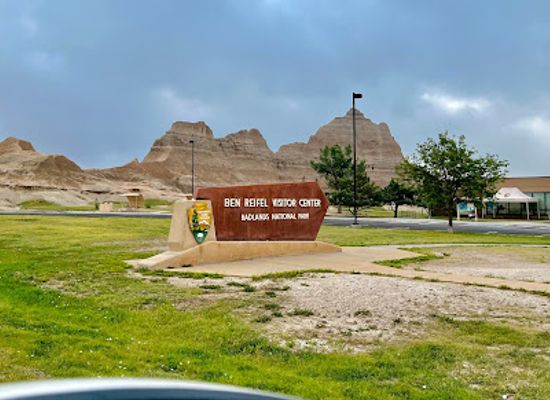 south-dakota/lake-oahe/attraction/ben-reifel-visitor-center