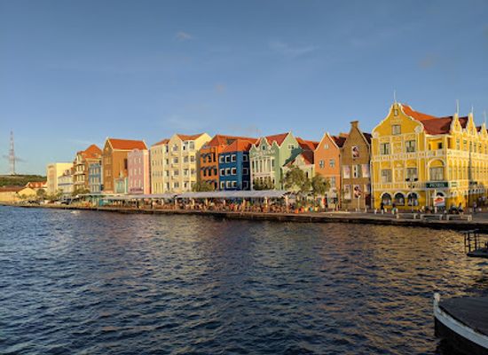 curacao/domi-abou/attraction/floating-market