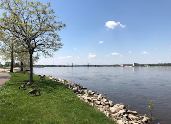 illinois/quad-cities/attraction/celebration-river-cruises