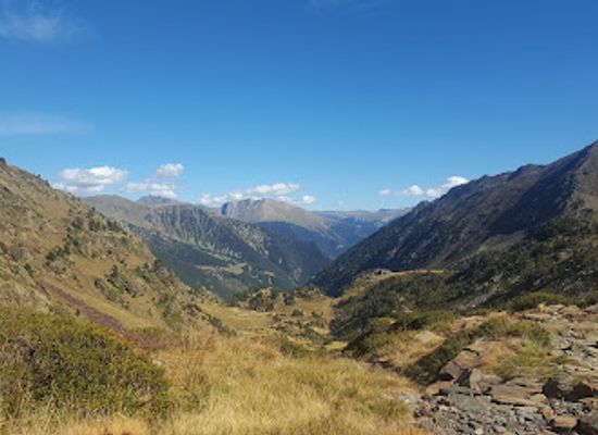 spain/pyrenees-mountains/attraction/parc-natural-comunal-de-les-valls-del-comapedrosa