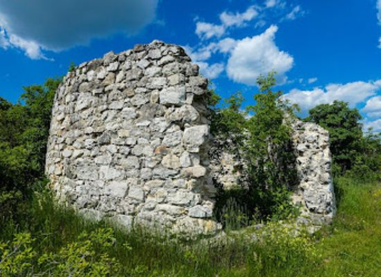 hungary/vertes-mountains/attraction/kerekszenttamasi-templomrom