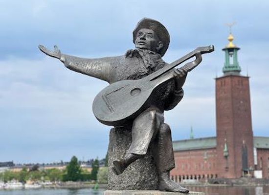 sweden/bjorkliden/attraction/evert-taube-skulptur