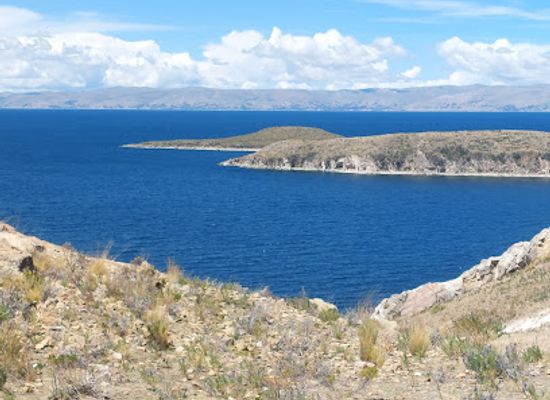 bolivia/lake-titicaca-basin/attraction/roca-sagrada