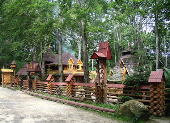ukraine/trostyan/attraction/skelya-turystychnyy-kompleks