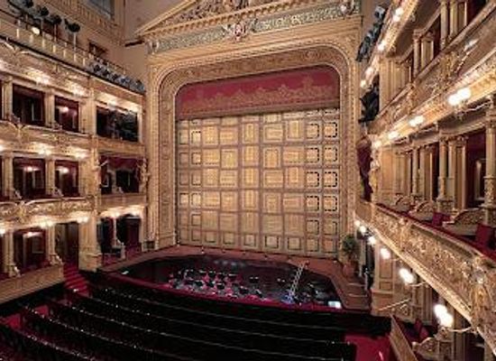 czechia/prague/attraction/national-theatre
