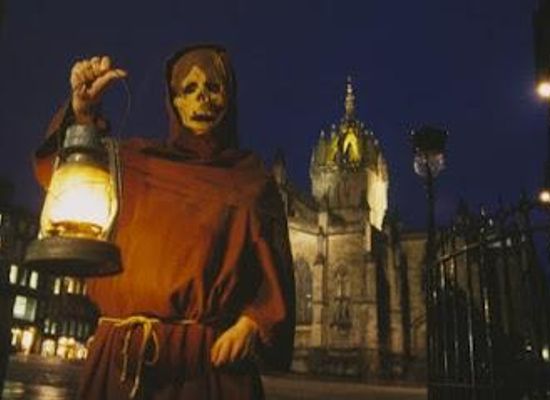 united-kingdom/edinburgh/attraction/the-cadies-witchery-tours