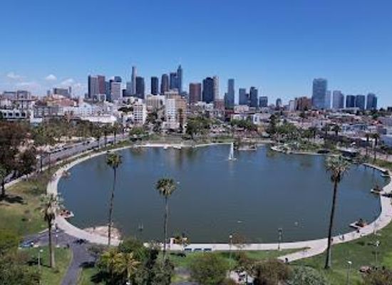 california/burbank/attraction/macarthur-park