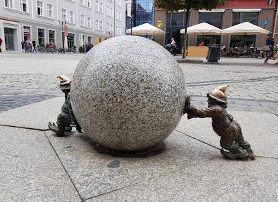 poland/wroclaw/attraction/krasnale-syzyfki