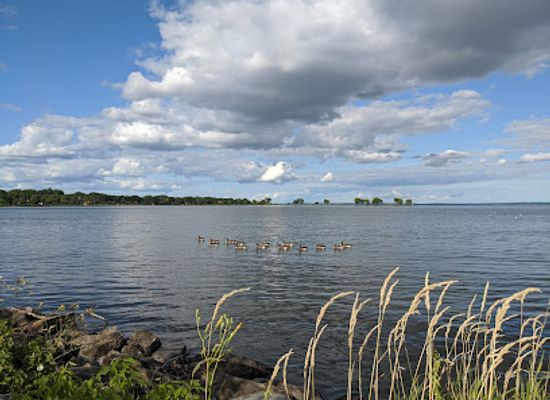 wisconsin/eastern-ridges-and-lowlands/attraction/menominee-park
