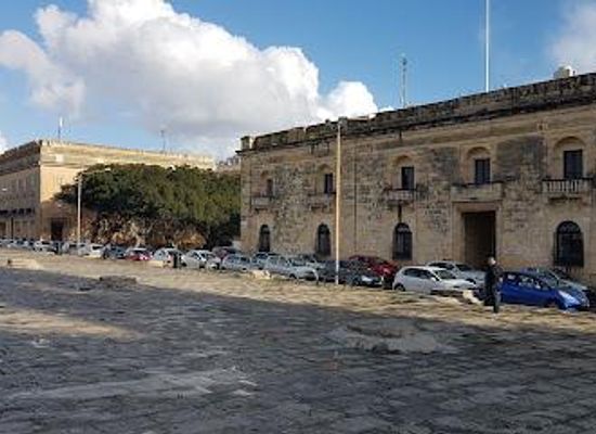 malta/marsaxlokk/attraction/pjazza-san-publiju
