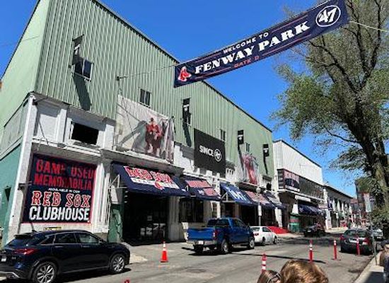 massachusetts/north-shore/attraction/official-red-sox-team-store
