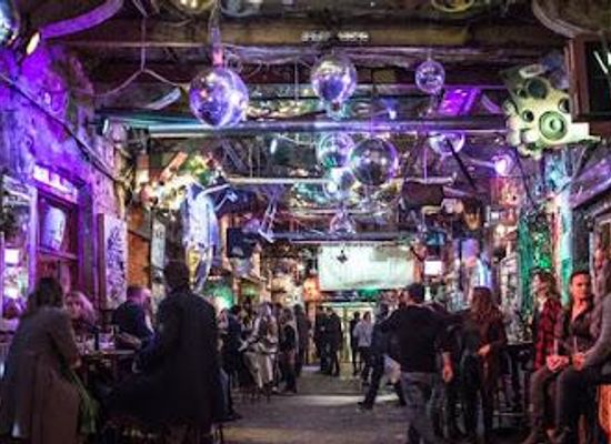 hungary/budapest/attraction/szimpla-kert