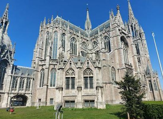 belgium/nieuwpoort/attraction/church-of-saint-peter-and-saint-paul