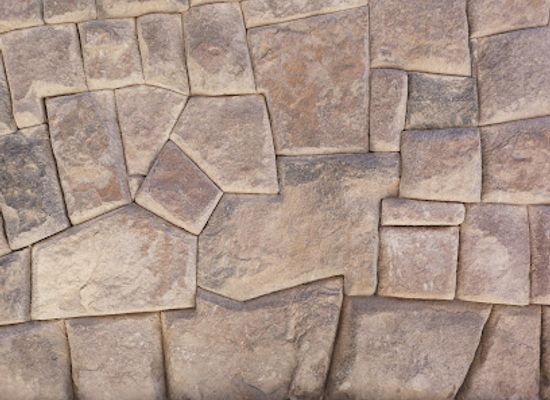 peru/colca-canyon/attraction/piedra-de-los-12-angulos-de-chivay