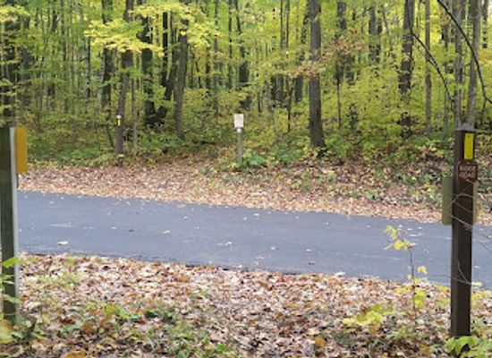 wisconsin/kettle-moraine/attraction/kettle-moraine-red-oaks-state-natural-area