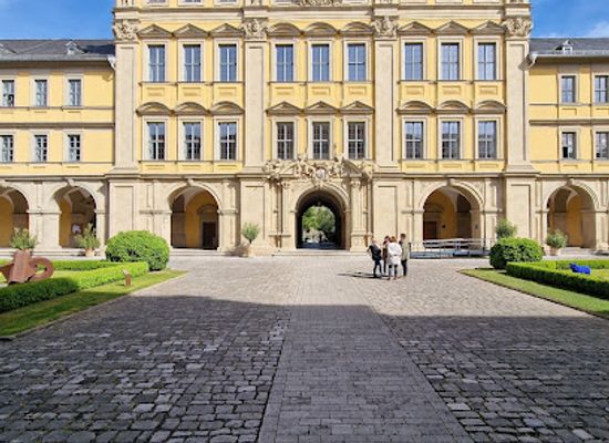 germany/wurzburg/attraction/innenhof-juliusspital
