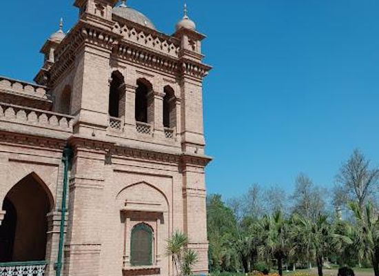 pakistan/peshawar/attraction/islamia-college-university-peshawar