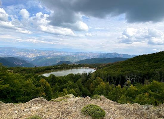 albania/mallakastra/attraction/liqenet-e-lukoves