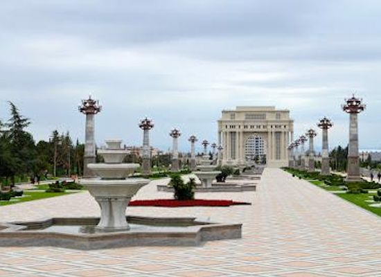 azerbaijan/ganja/attraction/heydr-liyev-parki