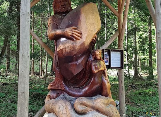 austria/upper-austria/attraction/die-sage-vom-riesen-erla-und-der-nixe-vom-laudachsee