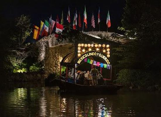 mexico/cancun/attraction/xoximilco-mexican-floating-fiesta-in-cancun