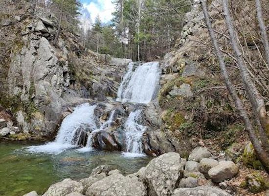 bulgaria/semkovo/attraction/popina-laka-waterfall