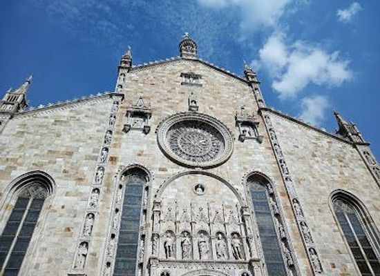 italy/milan/attraction/cattedrale-di-santa-maria-assunta-duomo-di-como