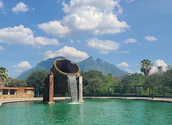 mexico/monterrey/attraction/paseo-santa-lucia