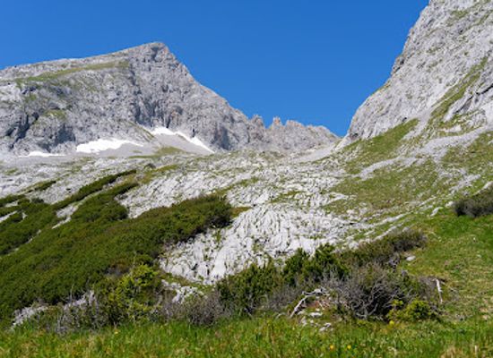 austria/karwendel-mountains/attraction/vogelkarspitze