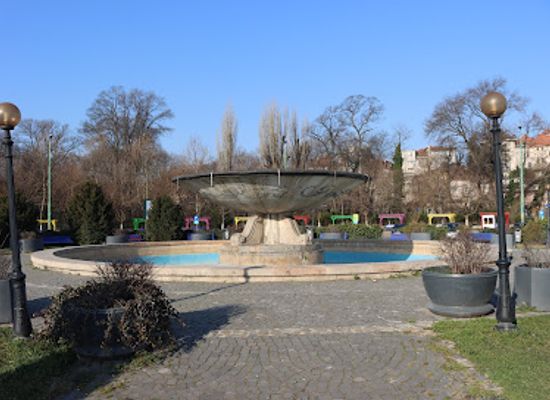 romania/bucharest/attraction/the-zodiac-fountain