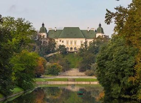 poland/warsaw/attraction/ujazdow-castle