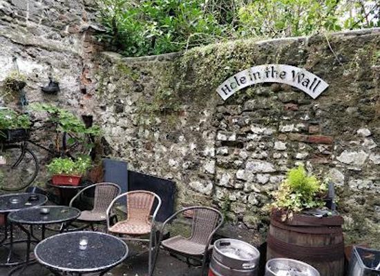 ireland/county-kilkenny/attraction/hole-in-the-wall