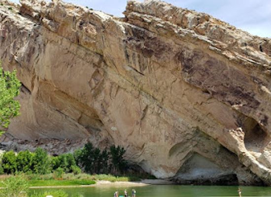 utah/uintah-basin/attraction/utah-field-house-of-natural-history-state-park-museum