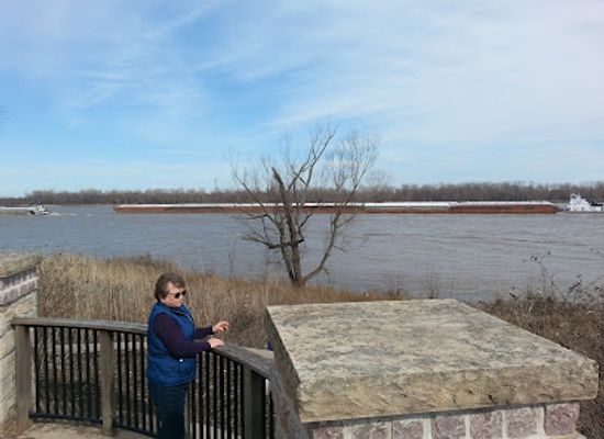 missouri/mississippi-river-valley/attraction/cliff-cave-county-park