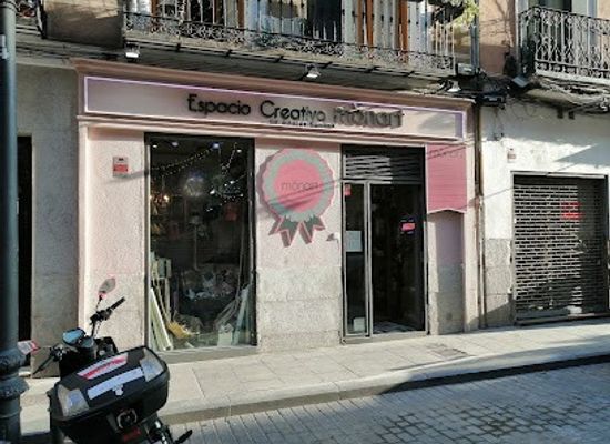 spain/madrid/malasana/attraction/lovemonart-espacio-creativo-by-monica-serrano