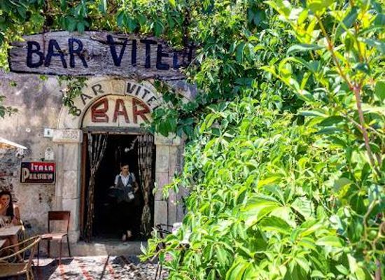 italy/sicily/attraction/bar-vitelli
