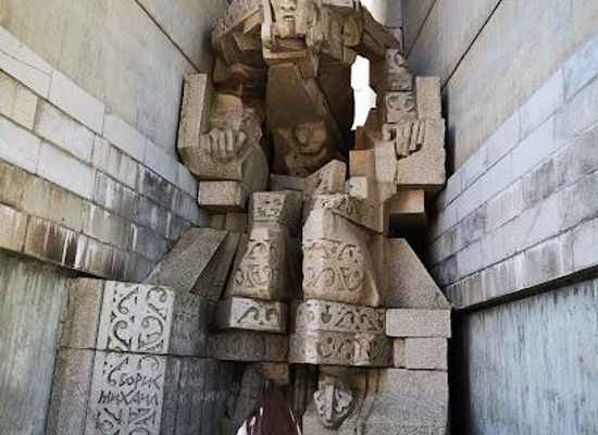 bulgaria/shumen/attraction/founders-of-the-bulgarian-state-monument