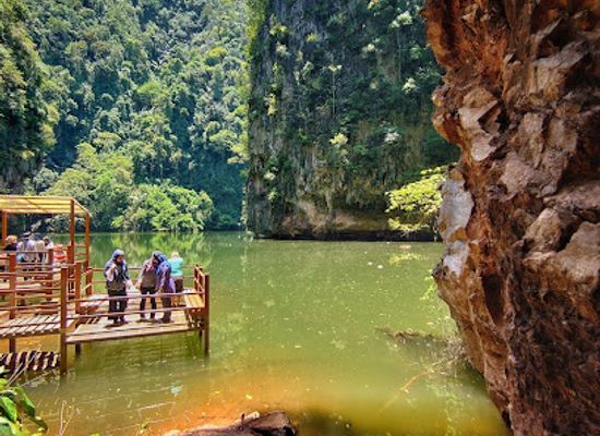 malaysia/ipoh/new-town/attraction/mirror-lake