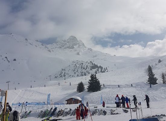 france/courchevel/attraction/slalom-parallele-altiport-meribel-les-3-vallees