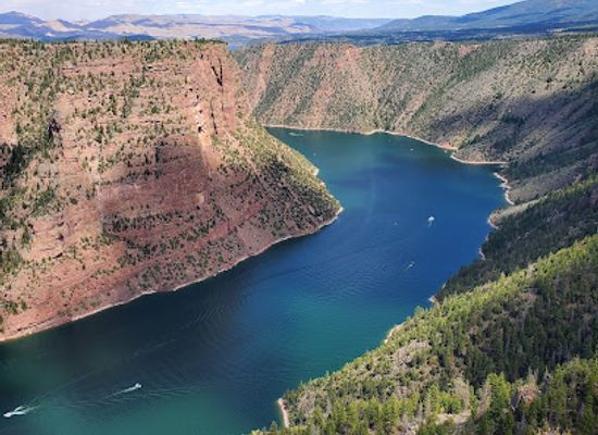 utah/flaming-gorge-national-recreation-area/attraction/flaming-gorge-uintas-national-scenic-byway