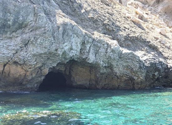 greece/dodecanese/attraction/seal-cave