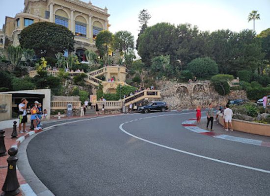 monaco/jardin-exotique/attraction/fairmont-hairpin