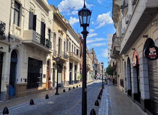 argentina/buenos-aires/san-telmo/attraction/san-telmo-market