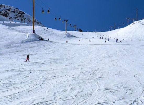 france/french-alps/attraction/domaine-skiable-de-courmayeur
