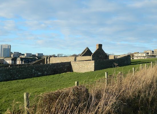 united-kingdom/aberdeen/footdee/attraction/greyhope-beach